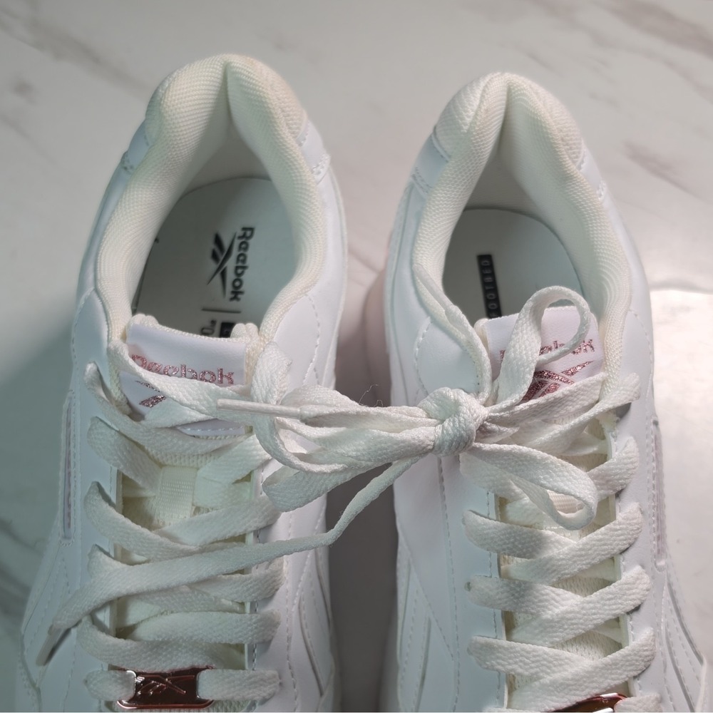 Reebok Men's Low Top Lace-Up Athletic Sneaker White/Pink Rubber Sole AR30363W